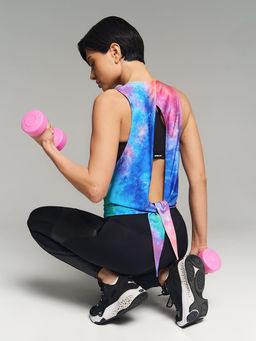 Майка Athletique свободного силуэта с открытой спиной и завязкой - NEVERLATE фото 2