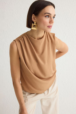 Trendyolmilla Ekru Buzgu Detayl? Bisiklet Yaka Kolsuz Dokuma Bluz TWOSS24BZ00343 фото 7