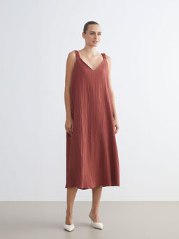 V Yaka Dokulu Elbise