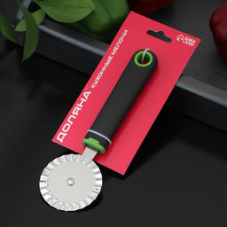 Нож для пиццы и теста ребристый Доляна Lime, 19×6 см, цвет чёрно-зелёный