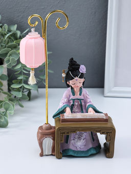Фигурка светящаяся «Девочка в кимоно играет на музыкальном инструменте», полистоун, 3×AG3, 6.5×11.5×21 см