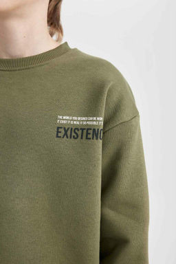 Зеленый свитшот оверсайз с широким кроем и круглым вырезом на спине для мальчика с принтом - Defacto фото 5