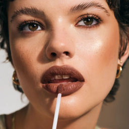 Увлажняющая жидкая матовая губная помада Ultra Colour, 4 мл - Avon фото 4