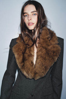 FAUX FUR COLLAR FITTED BLAZER ZW COLLECTION