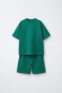 CONJUNTO CAMISETA Y BERMUDA INTERLOCK / Verde