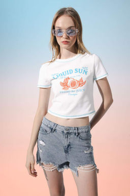 Классная футболка с коротким рукавом в рубчик с круглым вырезом и принтом