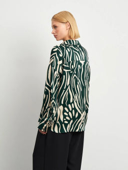 EMKA / Рубашка из скользящей, шелковистой вискозы.  фото 4