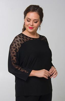 Великолепная блуза свободного покроя из тонкого шелковистого  трикотажа. Рукава летучая мышь