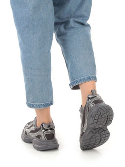 05-P247-1 BLACK/SILVER Кроссовки женские (искусственные материалы, сетка)