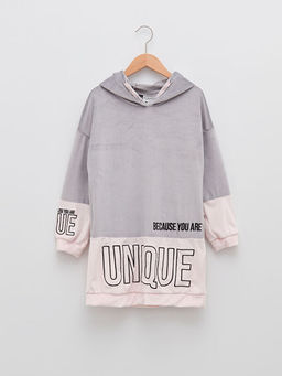 Kap??onlu Bask?l? Uzun Kollu Kadife K?z ?ocuk Elbise