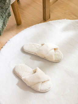 ?apraz Bantl? Kad?n Ev Terli?i