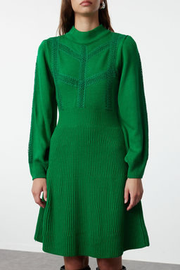 Yesil Mini Triko Dantelli Elbise TWOAW22EL0011