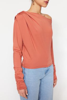 Trendyolmilla Siyah Asimetrik Yaka Dokumlu Esnek Orme Bluz TWOAW21BZ1383