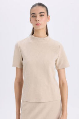 Slim Fit Dar Kesim Yar?m Bal?kc? Yaka Basic Duz K?sa Kollu Tisort