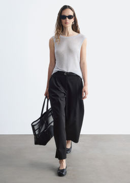 Pantalones recortados con perneras de barril