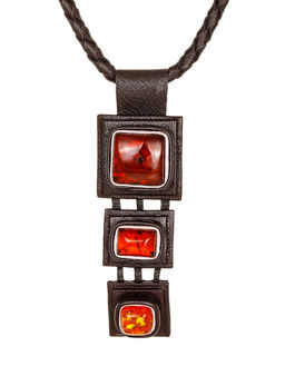 Колье Амазонка с градиентом из янтаря на тройной подвеске