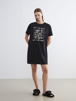 Bisiklet Yaka Bask?l? Kad?n Gecelik