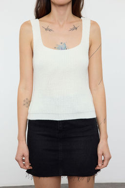 TRENDYOLMILLA Ekru Kurdele Detayl? Triko H?rka TWOAW25HI00363  фото 4