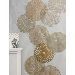 Цена за 12 шт. Салфетка сервировочная на стол Доляна Цветок, d=43 см, цвет золотой  фото 12