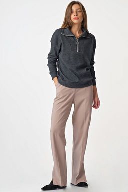 Свитер с высоким горлом темно-серый