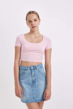 Базовая футболка с короткими рукавами и U-образным вырезом