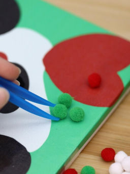 Картина из помпонов на подрамнике Draw Me! Panda in love, (20 х 20 см)