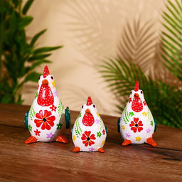 Сувенирный набор "Курочки" дерево 12,10 и 8 см