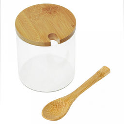 Банка для сыпучих продуктов стеклянная Натурель 0,35л, д7,9см h8см, бамбуковая крышка, бамбуковая ложка 13см, набор 3 штуки, на бамбуковой подставке 29х9,4х1,3см, в цветной коробке (Китай) - Домашняя мода фото 2