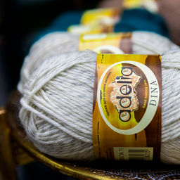 Пряжа ADELIA DINA 100% шерсть 10 шт. х 50 г 100 м  5 м СК/Распродажа