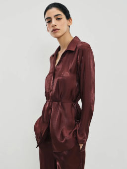 Блузка из вискозы с тонким поясом / Zarina