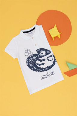 Белая футболка с воротником-поло для мальчика