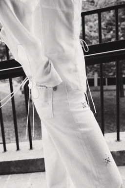 Wide Ultra High Jeans con remaches decorativos - H&m фото 4