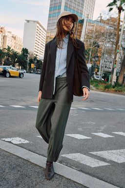 PANTAL?N JOGGER BAJO PU?O / Khaki vigor?