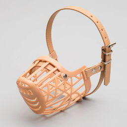 Намордник пластиковый №4 с ошейником из эко кожи ОМ 26 см ДН 9 см ОШ 43-57 см - Пижон фото 4