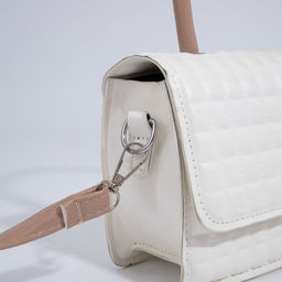 Сумка-мессенджер на клапане, цвет молочный - Simaland фото 4