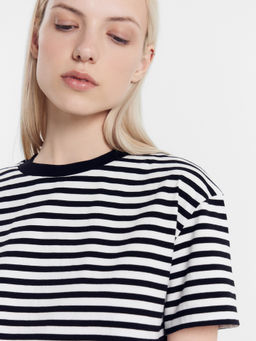 Футболка женская укороченная черная в белую полоску - Mark formelle фото 6