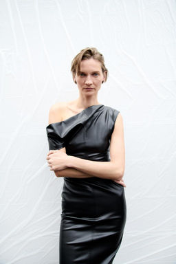 ZW COLLECTION DRAPED FAUX LEATHER DRESS - Zara фото 3
