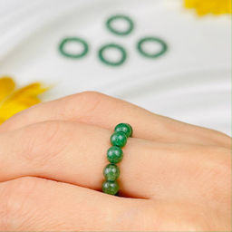 Кольцо на резинке из зеленого Кварца 16 р.