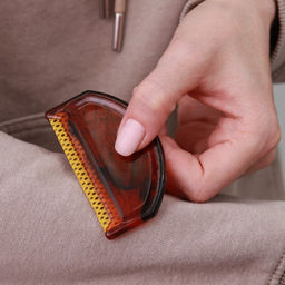 Цена за 4 шт. Щётка для удаления катышков, 7.5×4.5×0.5 см, МИКС