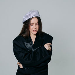 Берет в клетку, серый, р-р 56 см