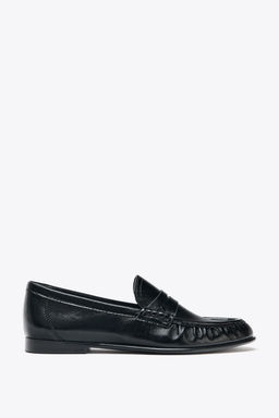 SOFT GATHERED LOAFERS