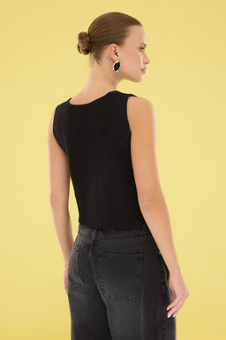 Siyah Merserize Gorunumlu Dugme Detayl? V Yaka Yelek TWOSS25YE00045