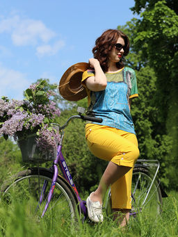 Капри больших размеров желтого цвета - Almond фото 5