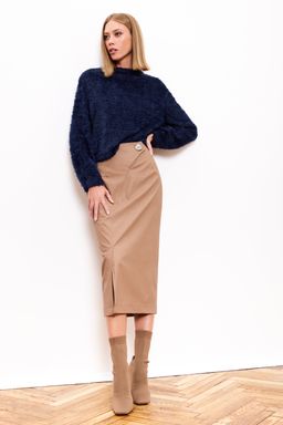 Комплект из джемпера и юбки.
