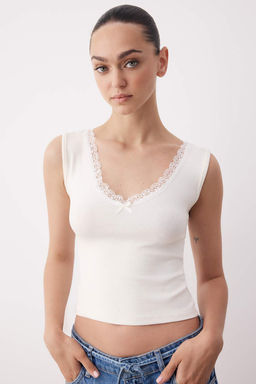 Siyah Dantel Detayl? V Yaka Pamuklu Esnek Orme Atlet TWOSS25BZ00597 - Trendyolmilla фото 2