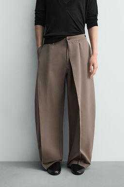 PANTAL?N RELAXED FIT PLIEGUES / Negro - Zara фото 2