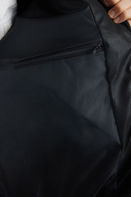 TRENDYOL MAN Siyah Regular Fit Kurk Yakal? K?sl?k Suni Deri Mont TMNAW25MO00020 - Trendyolmilla фото 3