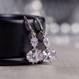 Серьги со стразами Большой бриллиант два кристалла, цвет белый в серебре