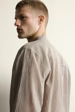 CAMISA FLUIDA RELAXED FIT / Rayas marrones