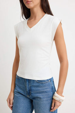 Ekru Regular/Normal Kal?p V Yaka Ay Kol K?sa Kollu Pamuk Ribana Orme T-shirt TWOSS26TS00285 - Trendyolmilla фото 3